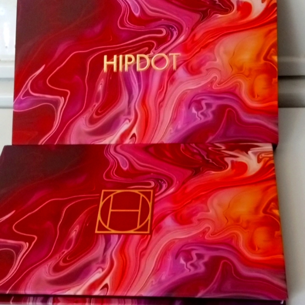 Hipdott 15 pigment shadows for eyelids and more.BNIB.